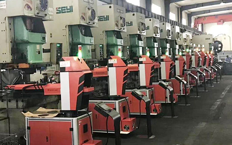 全自動(dòng)沖壓機(jī)械手的組成及特征有哪些？