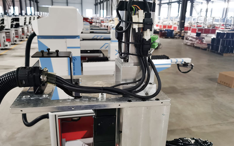 沖床機(jī)械手和關(guān)節(jié)機(jī)器人等自動(dòng)化設(shè)備上面為什么要使用減速機(jī)？